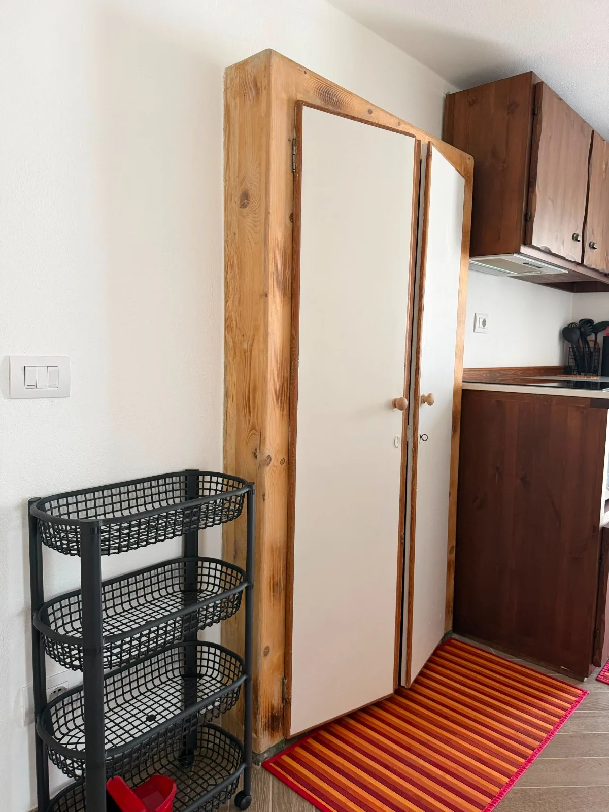 Armadio e ingresso della cucina